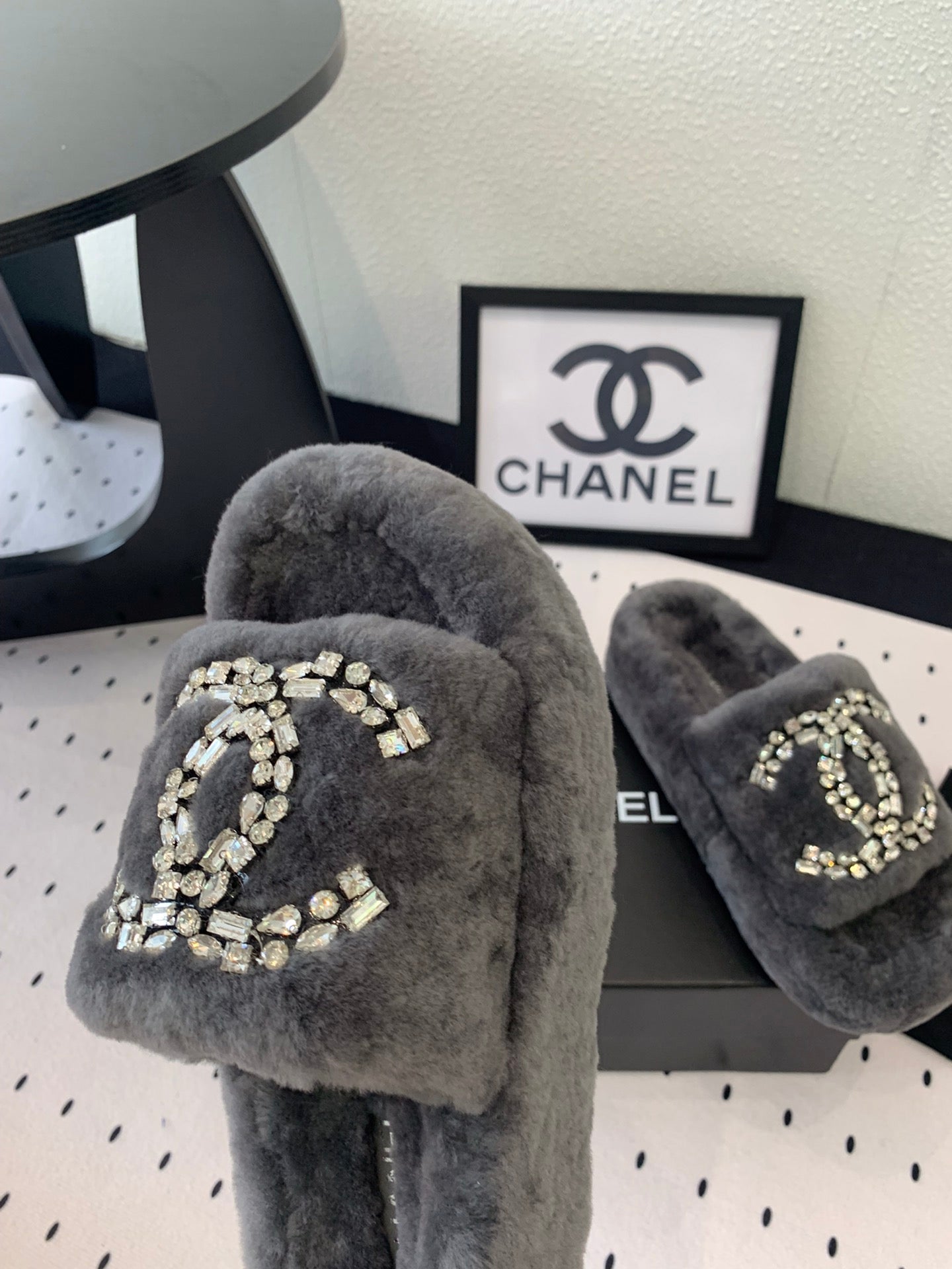 CHANEL THICK-SOLED SLIPPERS IN GREY SHEEP WOOL