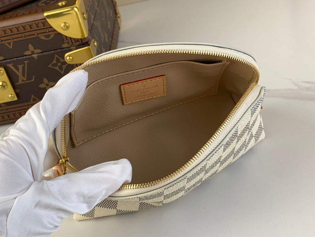 LOUIS VUITTON COSMETIC POUCH PM 19 IN WHITE GRAY DAMIER AZUR CANVAS