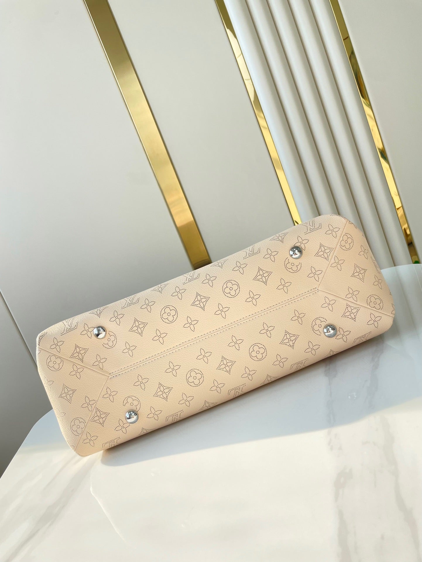 LOUIS VUITTON HAND IT ALL MM 32 IN CREAM MONOGRAM PERFORATE CALFSKIN SILVER HARDWARE