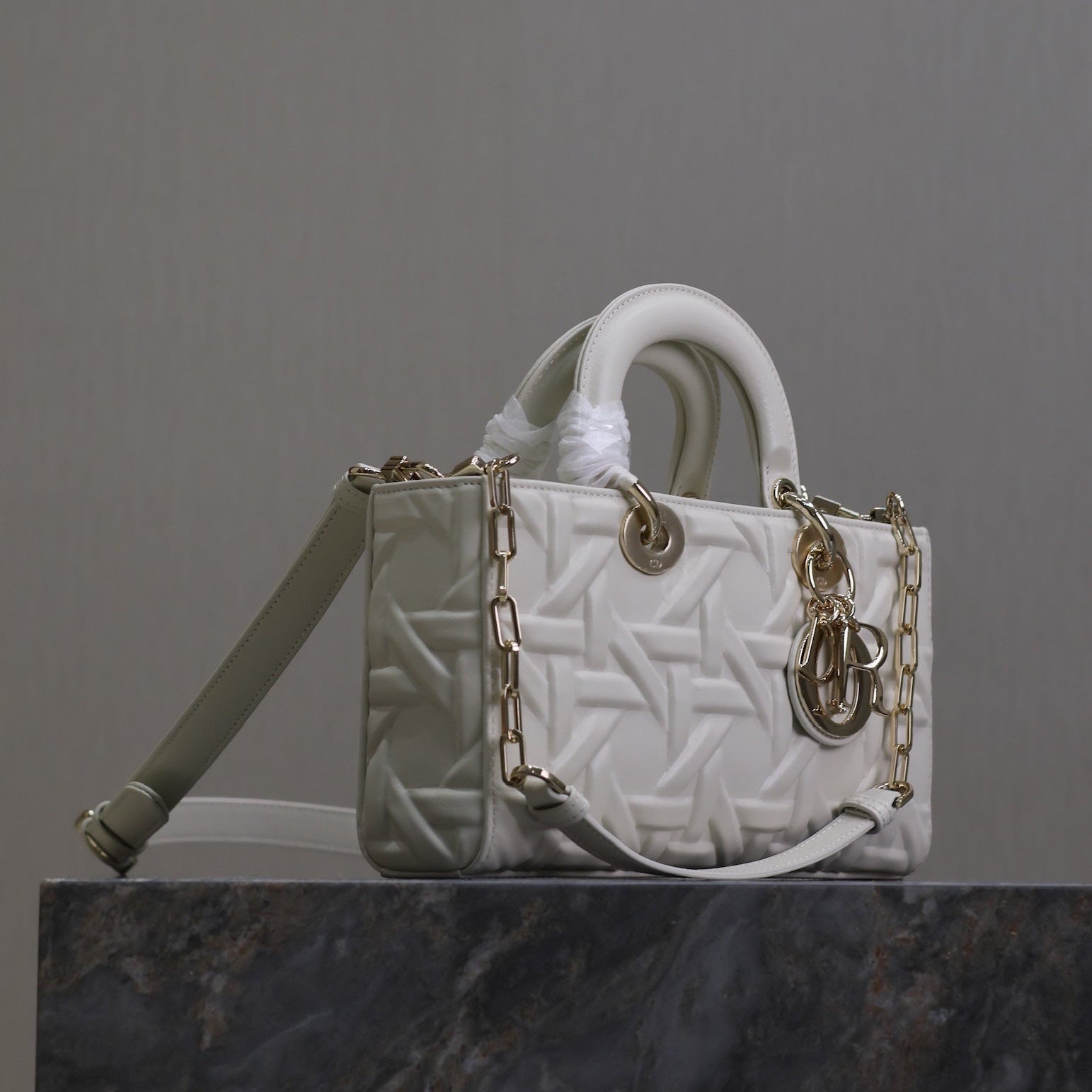 DIOR LADY D-JOY BAG 26 IN WHITE GRAPHIC CANNAGE CALFSKIN PALE GOLD-FINISH METAL CHARMS