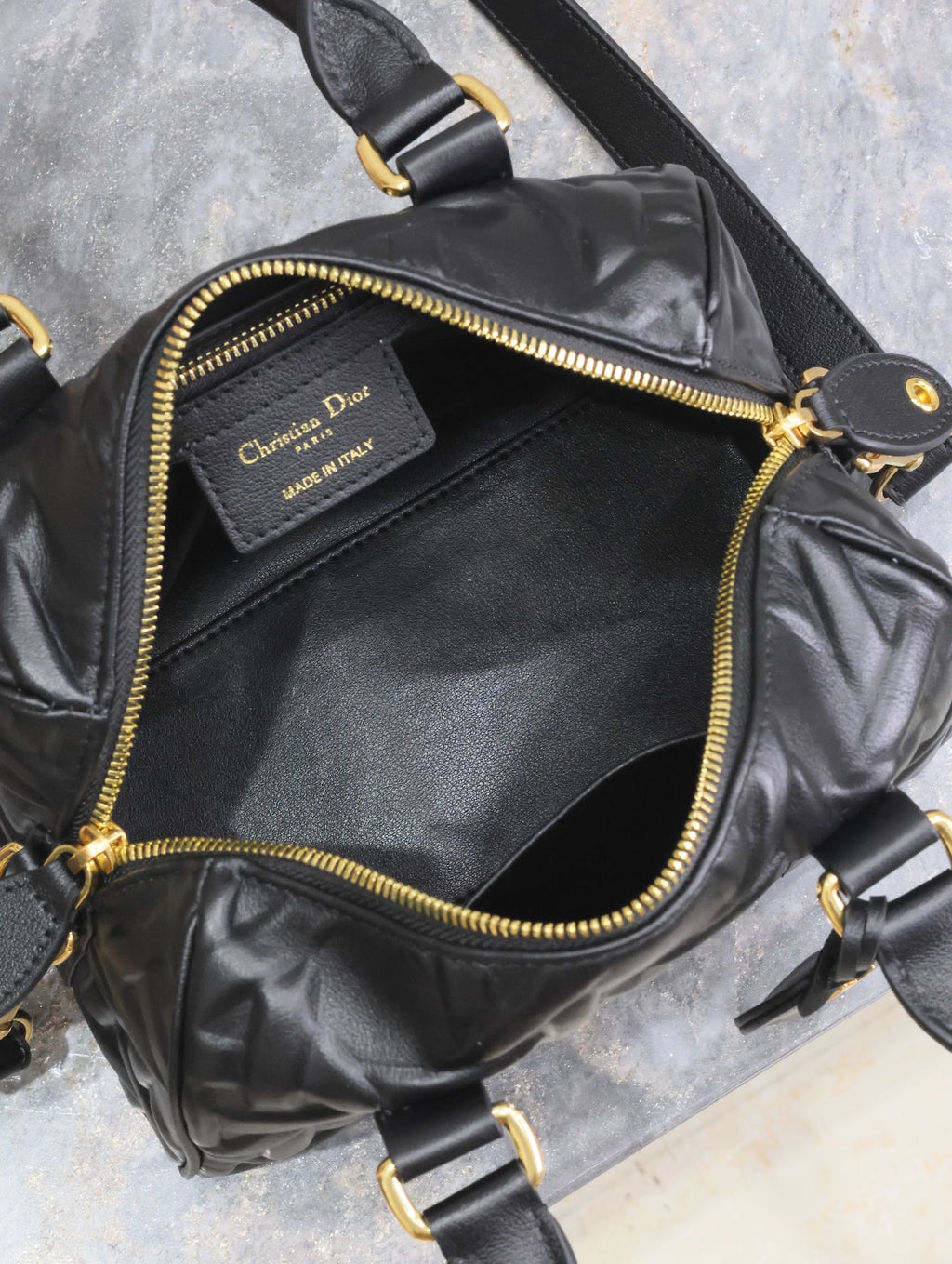 DIOR MEDIUM GROOVE BAG 20 IN BLACK MACROCANNAGE CALFSKIN WITH GOLD HARDWARE