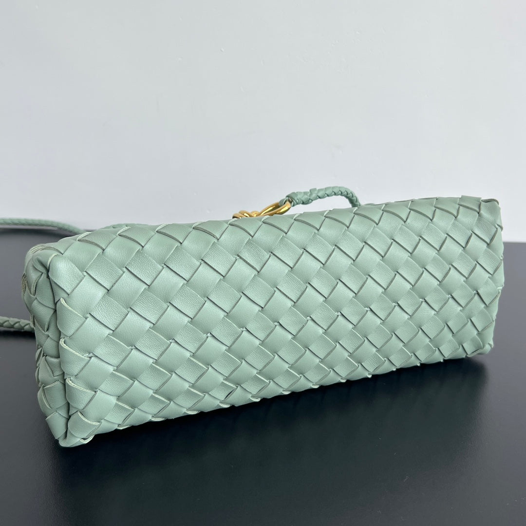 BOTTEGA VENETA SMALL ANDIAMO 29 IN CEDALON GREEN LAMBSKIN