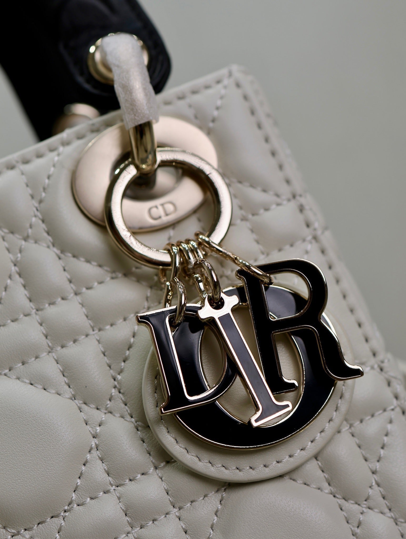 DIOR MINI LADY BAG 17 IN WHITE QUILTED MACROCANNAGE CALFSKIN BLACK STRAP