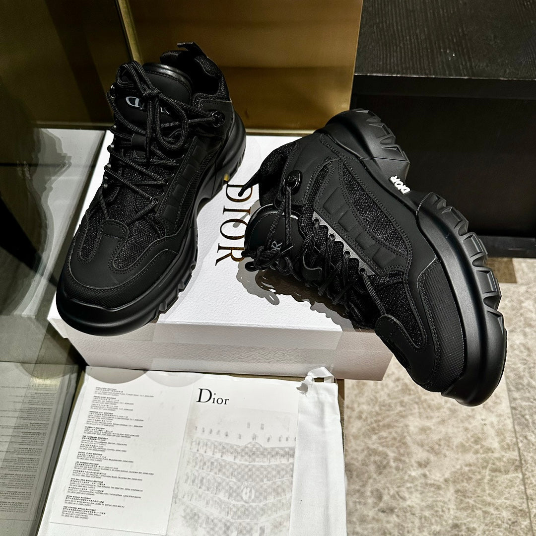 DIOR C'EST SNEAKER IN BLACK CALFSKIN AND BREATHABLE MESH