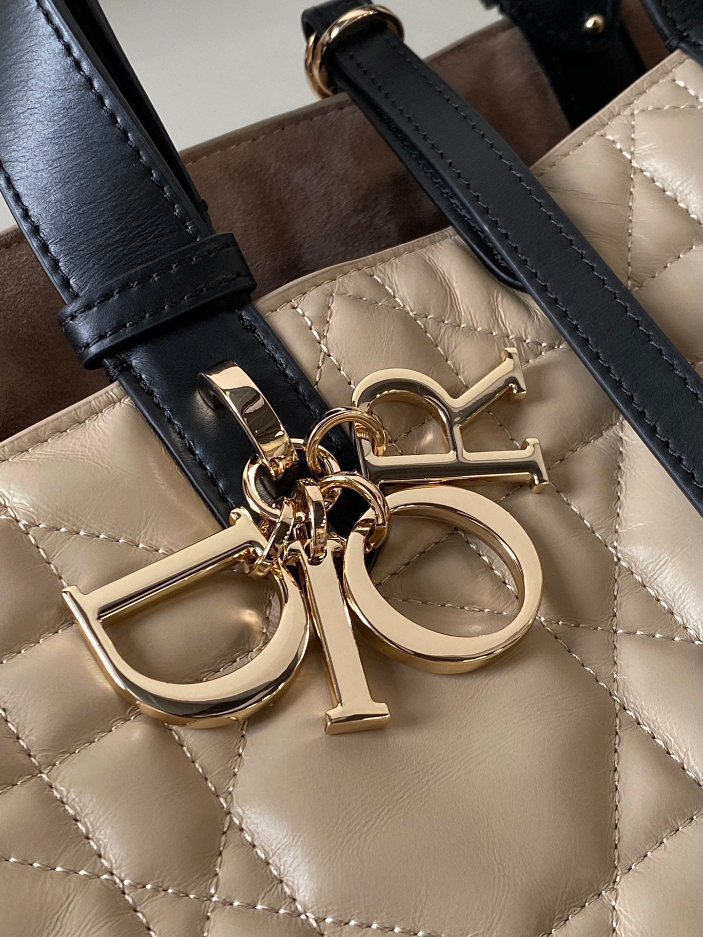 DIOR MEDIUM TOUJOURS BAG 28 IN BEIGE CANNAGE CALFSKIN BLACK STRAP