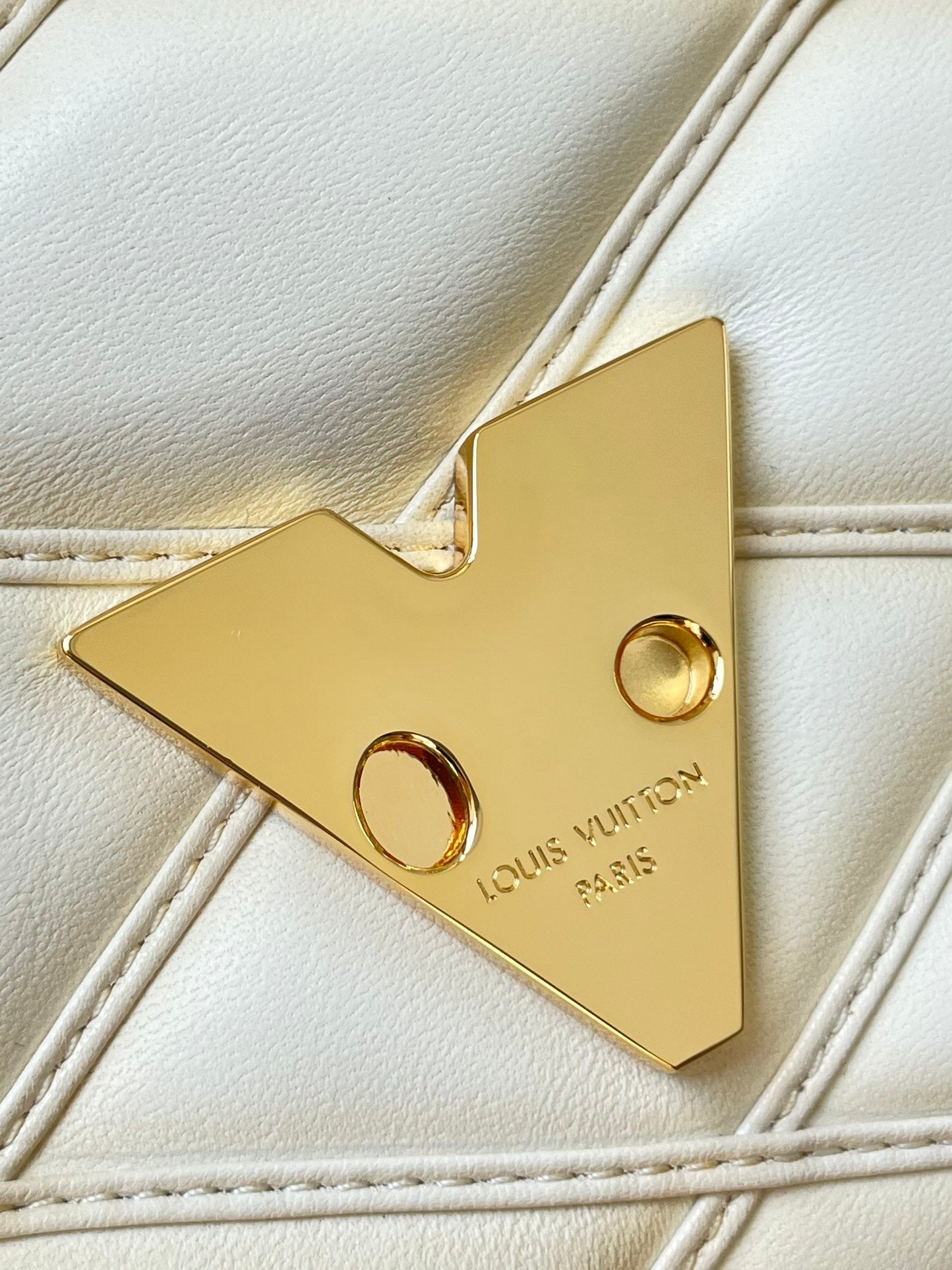 LOUIS VUITTON GO-14 PM 20 IN CREAM QUILTED LAMBSKIN GOLD HARDWARE