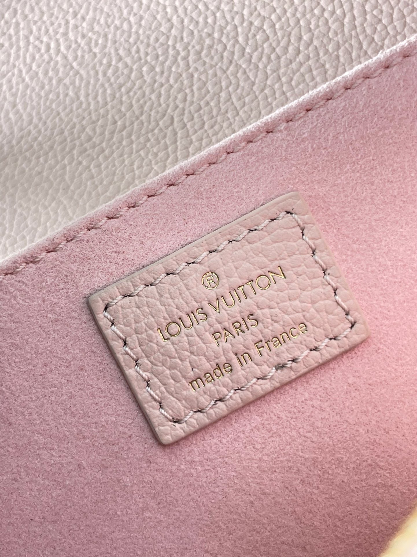 LOUIS VUITTON POCHETTE MÉTIS EAST WEST 21 IN PINK OPALE MONOGRAM ECLIPSE CANVAS GOLD BUCKLE