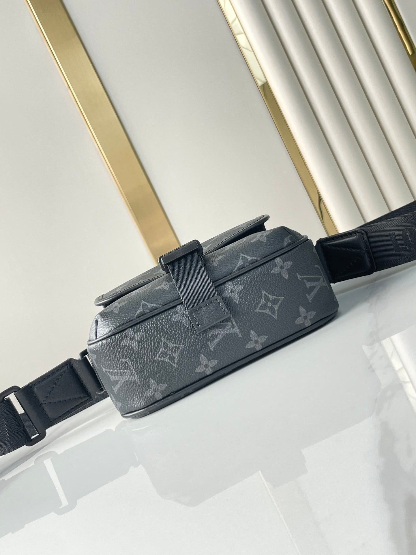 LOUIS VUITTON GETAWAY MESSENGER 18 IN GUN METAL MONOGRAM ECLIPSE CANVAS