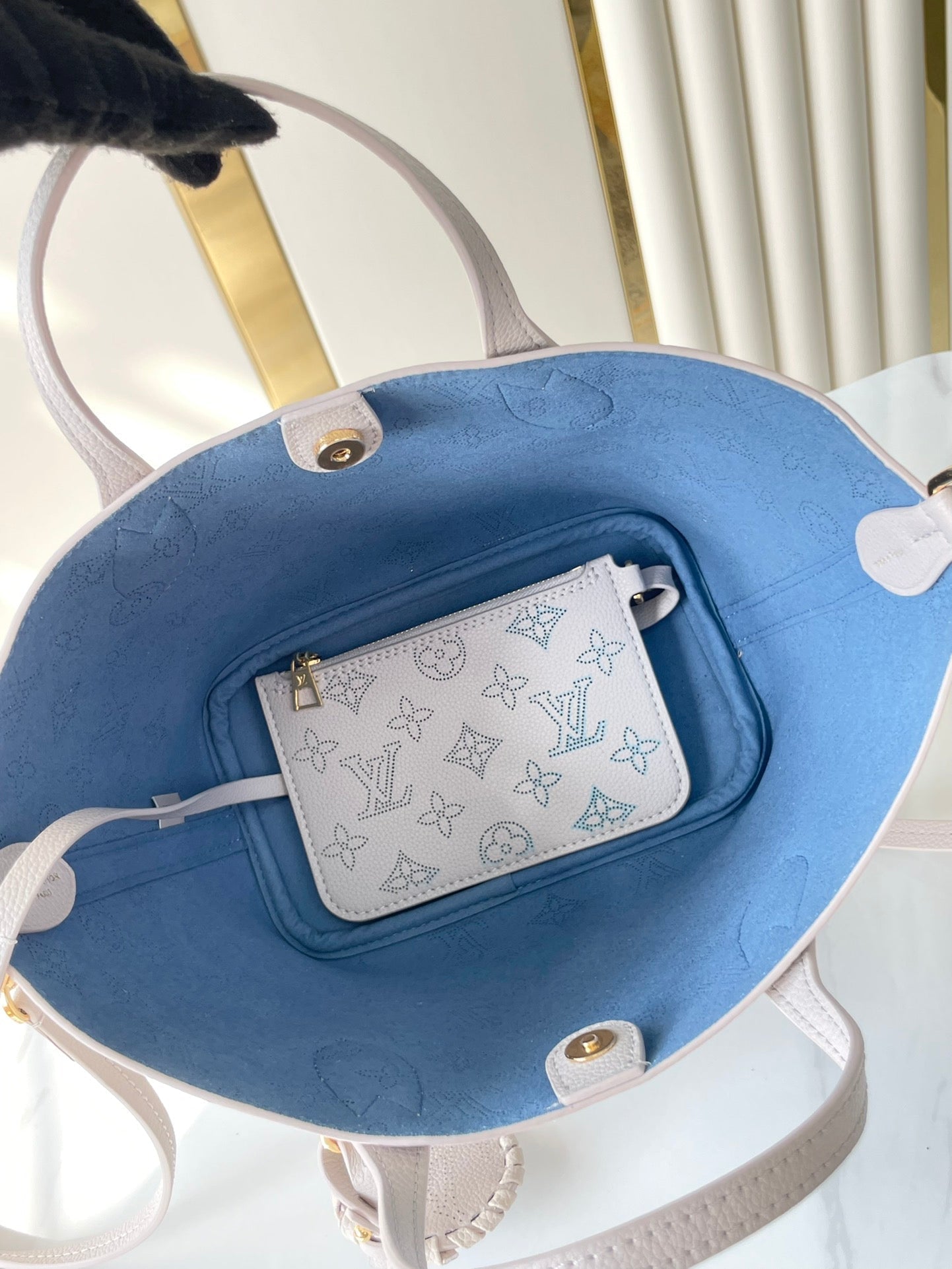 LOUIS VUITTON BLOSSOM PM 20 IN BLUME PERFORATED CALFSKIN