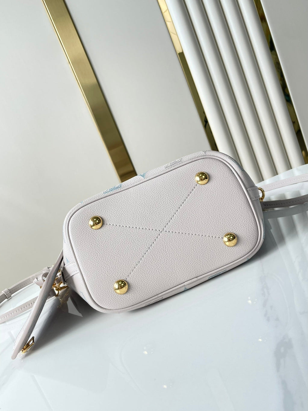 LOUIS VUITTON BLOSSOM PM 20 IN BLUME PERFORATED CALFSKIN