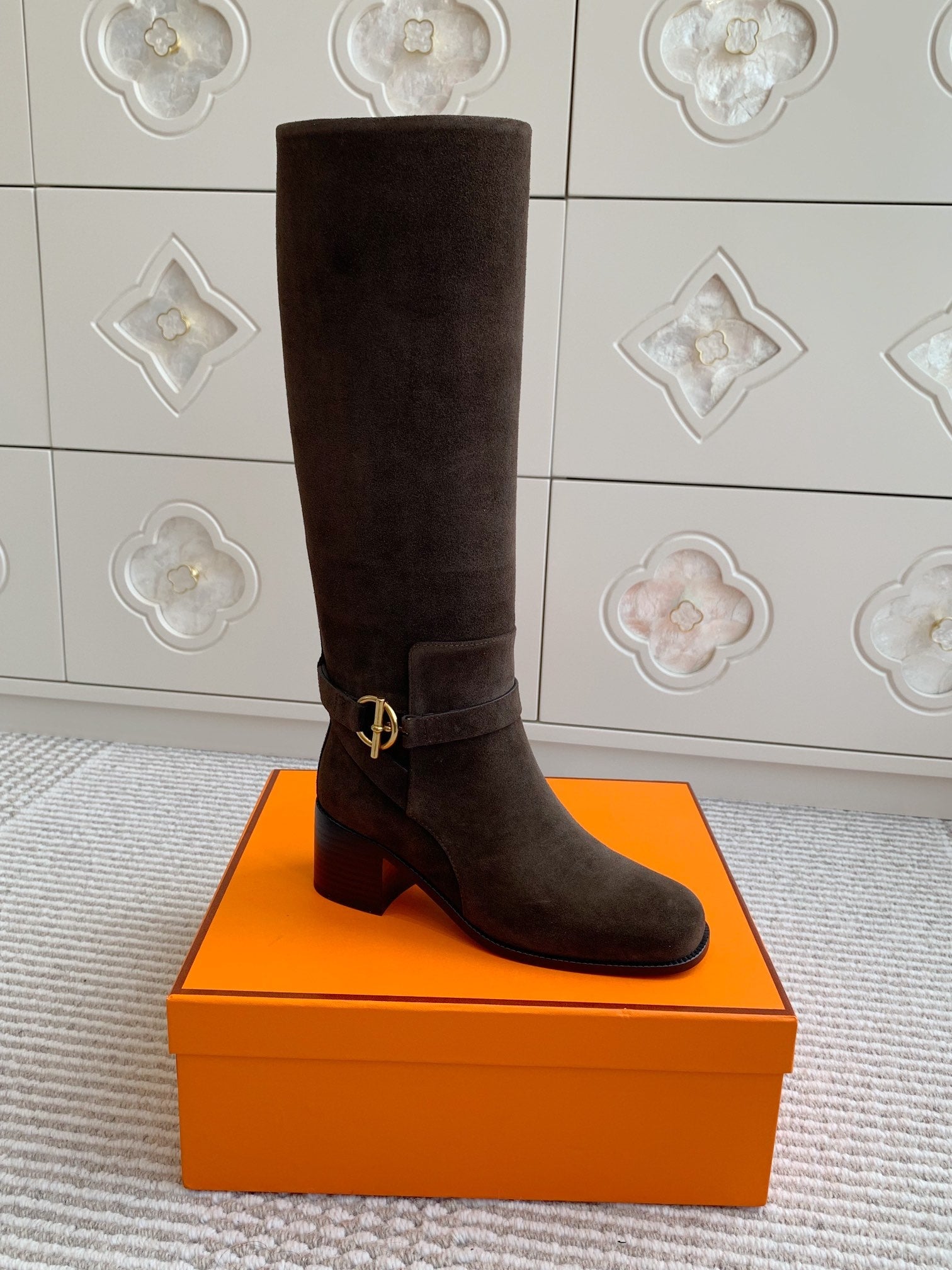 HERMES 25S TALL BOOTS 50 MM IN DARK BROWN SUEDE WITH GOLD HARDWARE