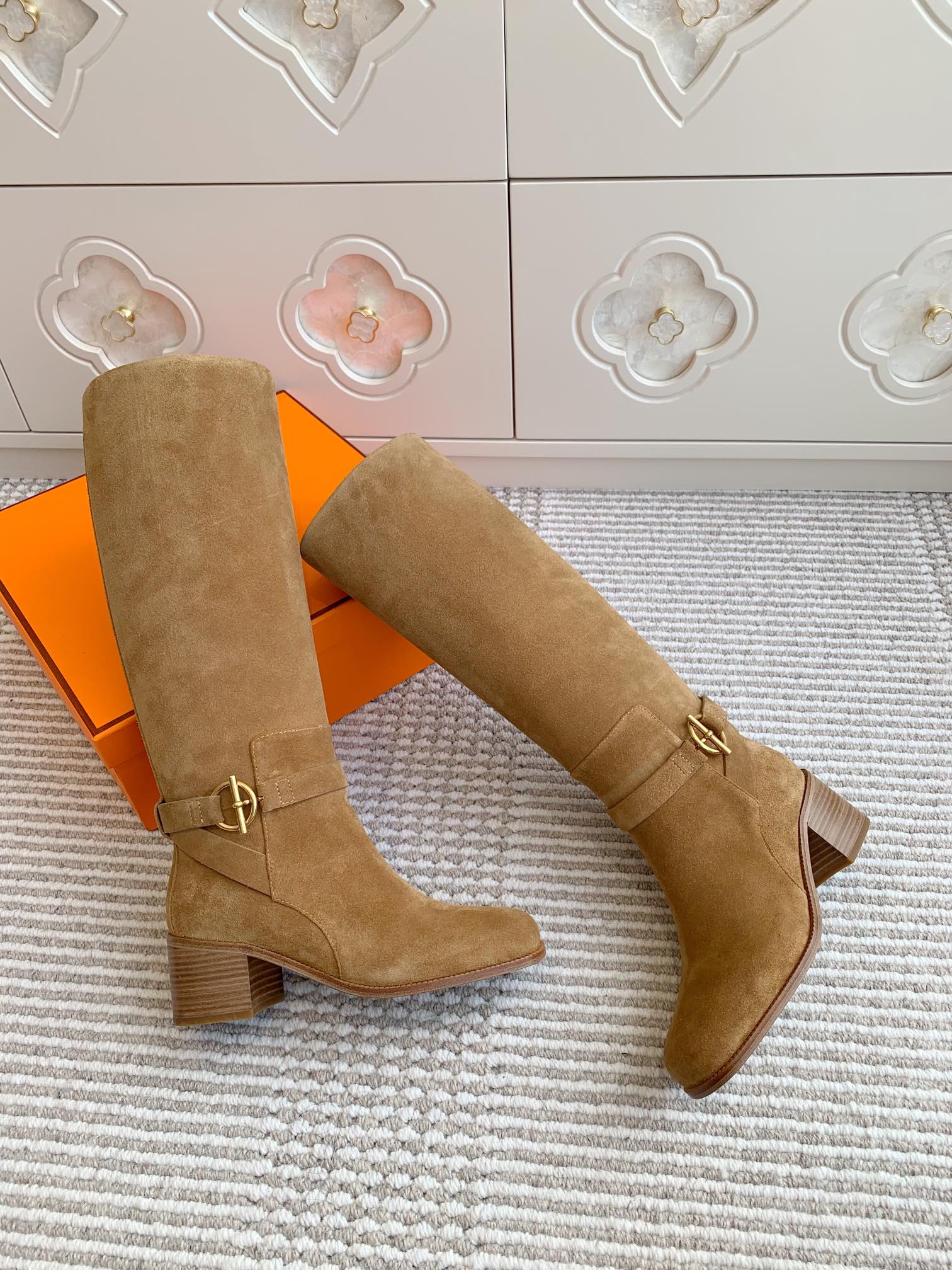 HERMES 25S TALL BOOTS 50 MM IN BROWN SUEDE WITH GOLD HARDWARE
