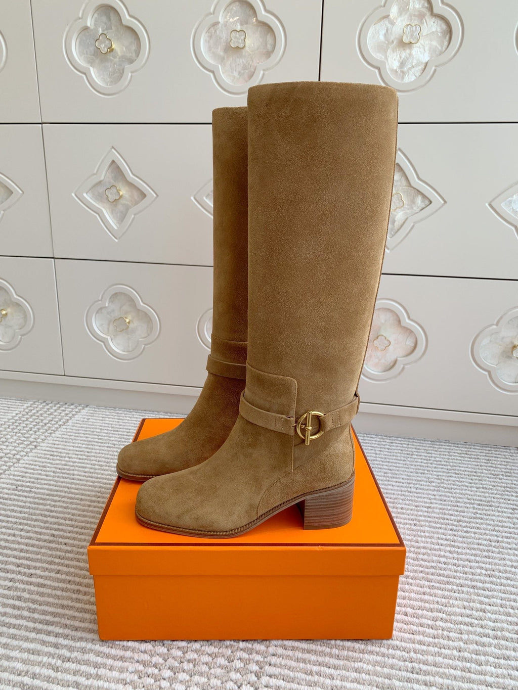 HERMES 25S TALL BOOTS 50 MM IN BROWN SUEDE WITH GOLD HARDWARE