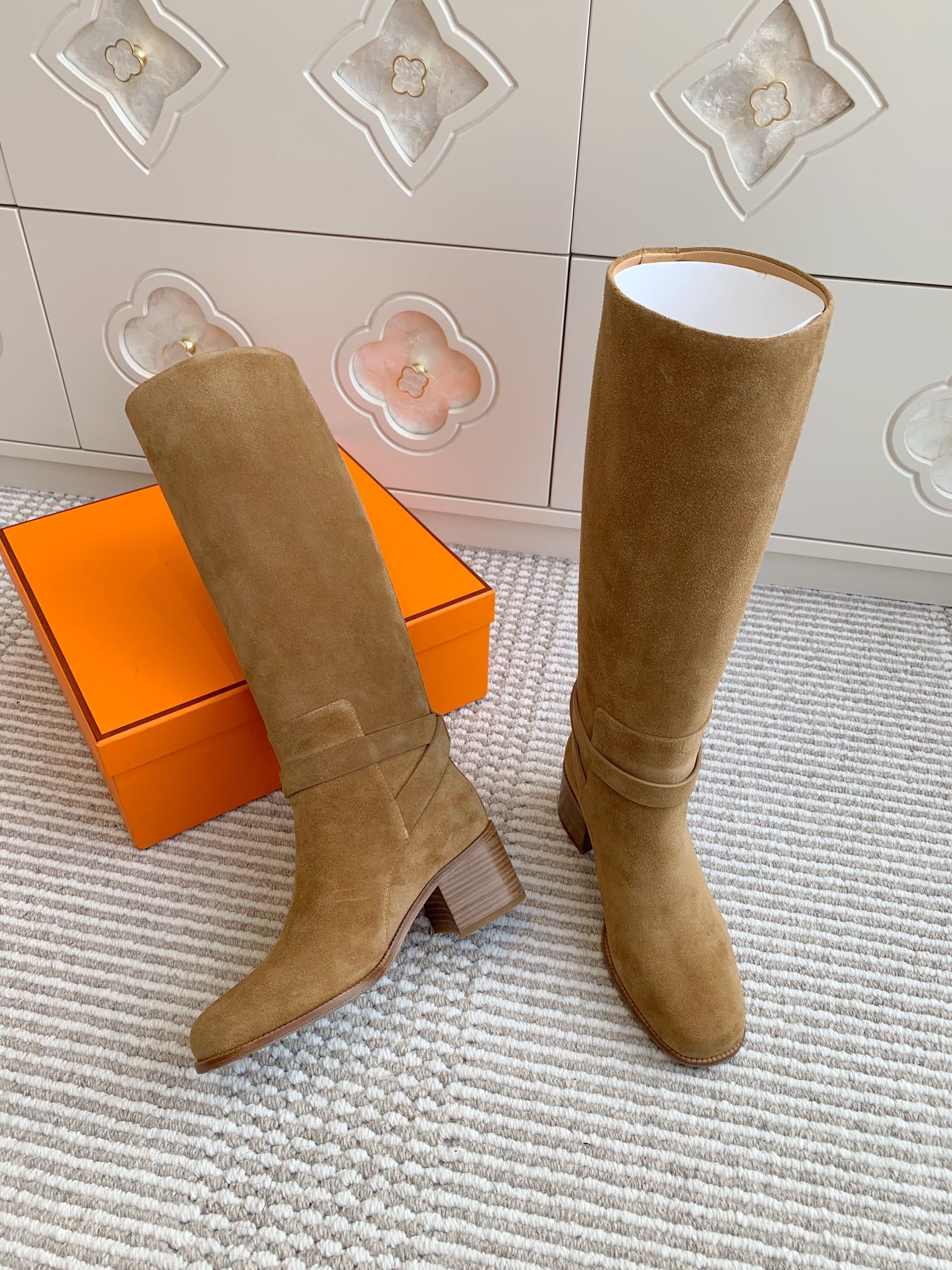 HERMES 25S TALL BOOTS 50 MM IN BROWN SUEDE WITH GOLD HARDWARE