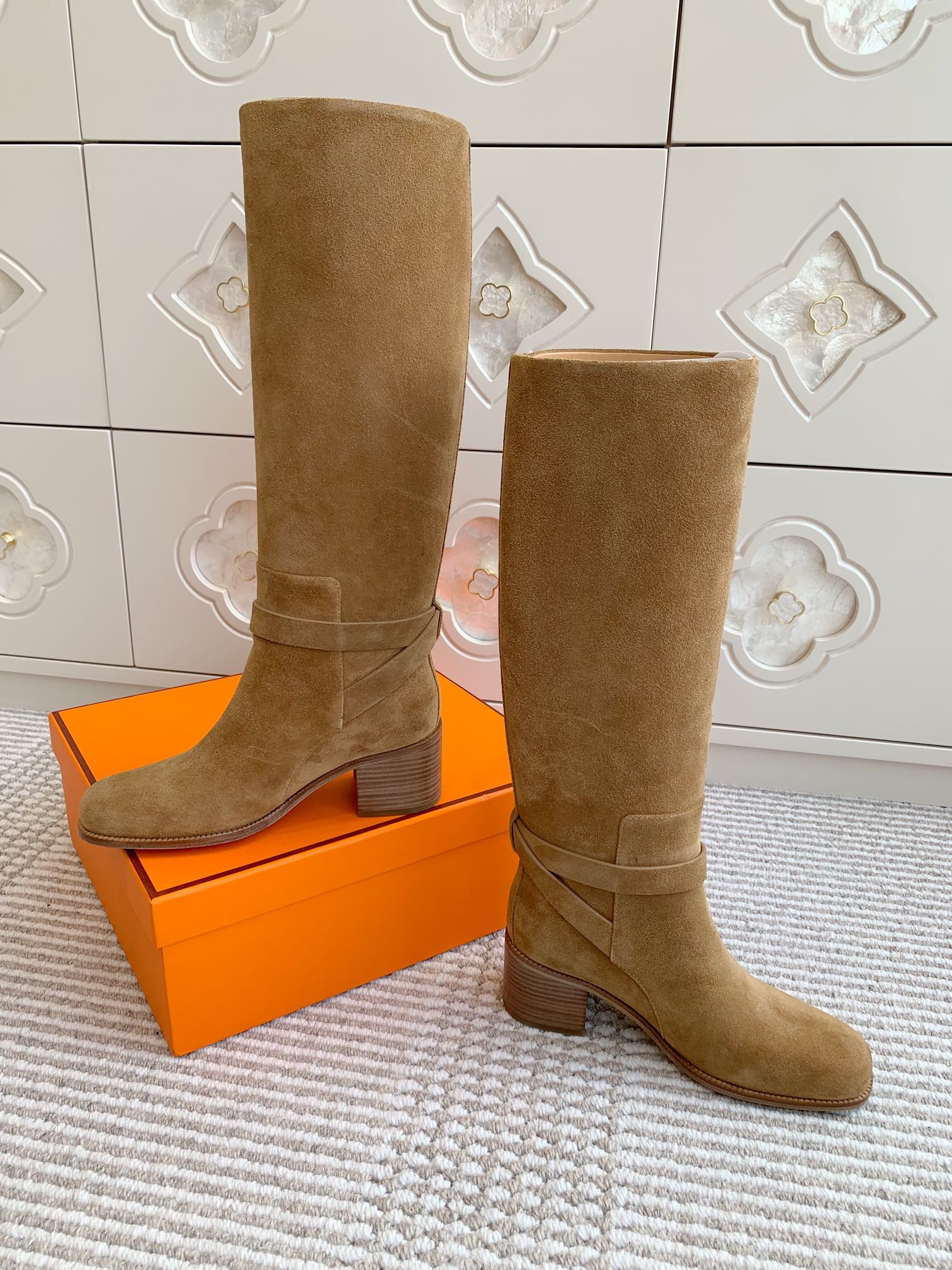 HERMES 25S TALL BOOTS 50 MM IN BROWN SUEDE WITH GOLD HARDWARE