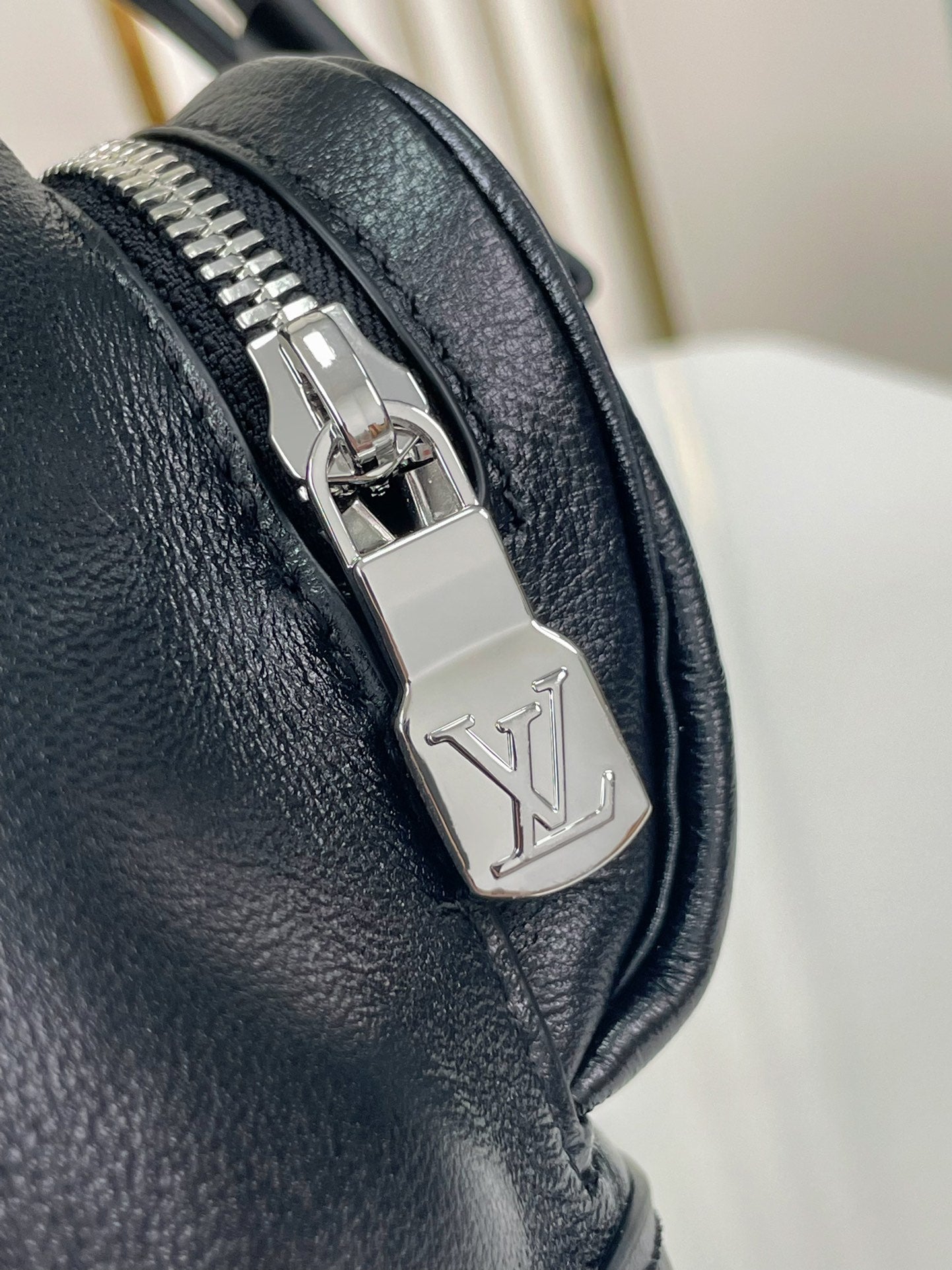 LOUIS VUITTON MONTSOURIS VIBE PM BACKPACK 30 IN BLACK LAMBSKIN SILVER CHAIN