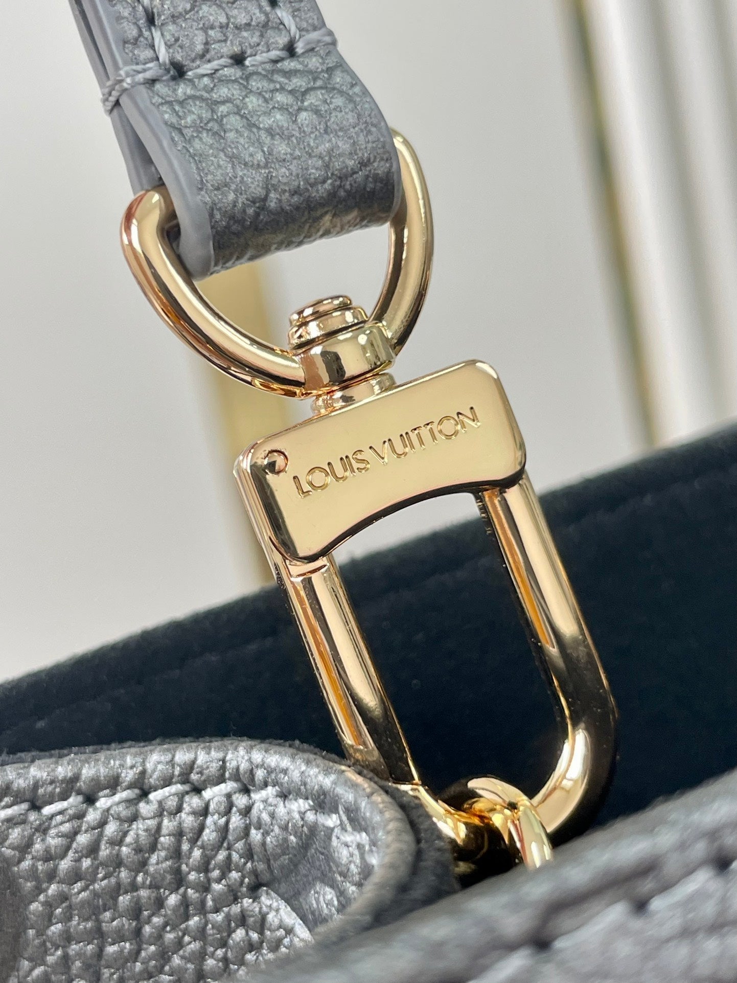 LOUIS VUITTON ONTHEGO PM 25 IN GUN METAL EMBOSSED CALFSKIN