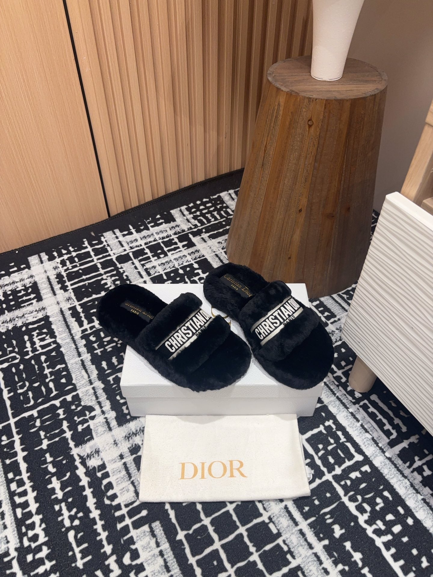 DIOR THICK-SOLE SLIPPERS BLACK SHEARLING WITH EMBROIDERED LOGO