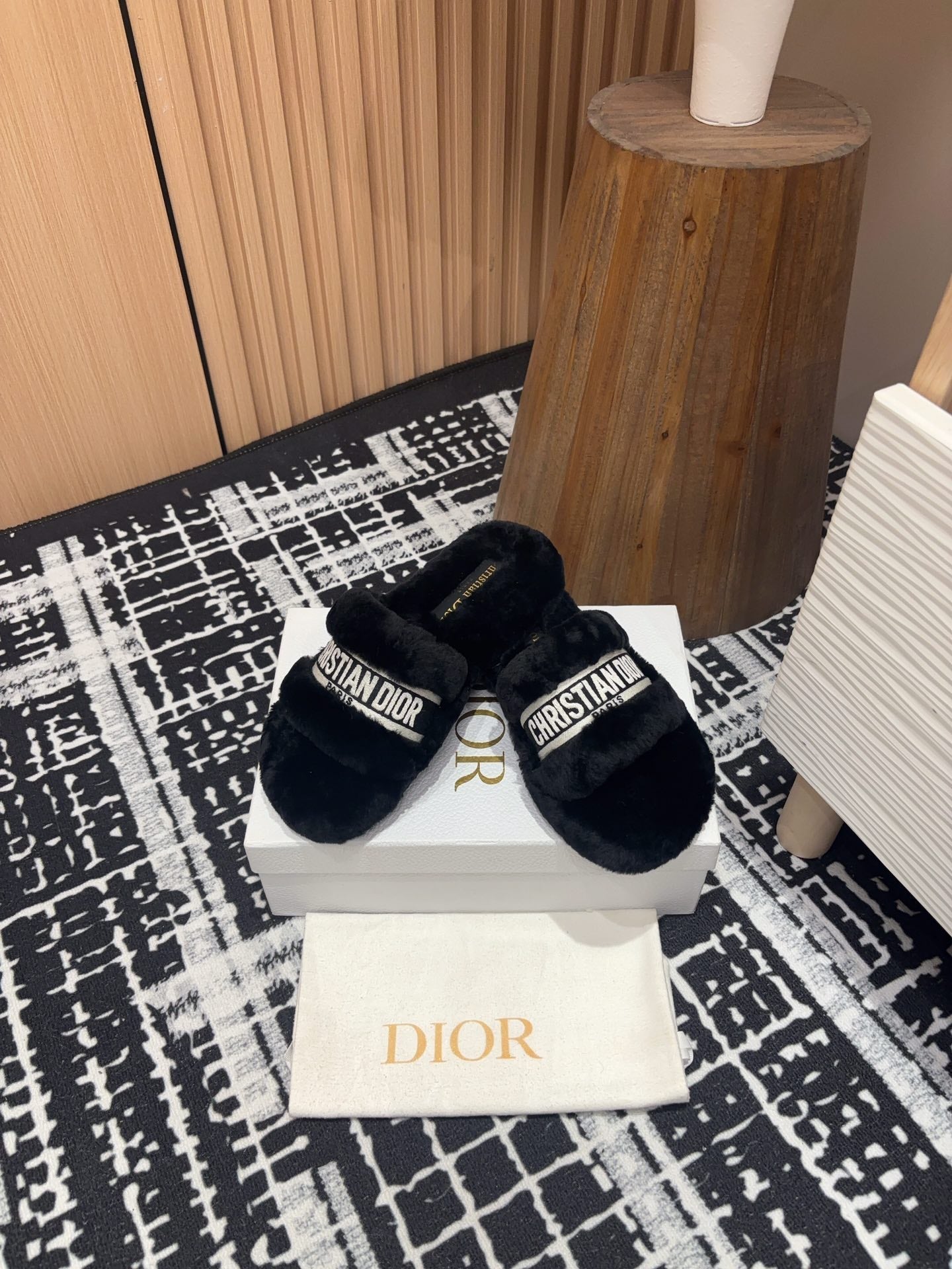 DIOR THICK-SOLE SLIPPERS BLACK SHEARLING WITH EMBROIDERED LOGO
