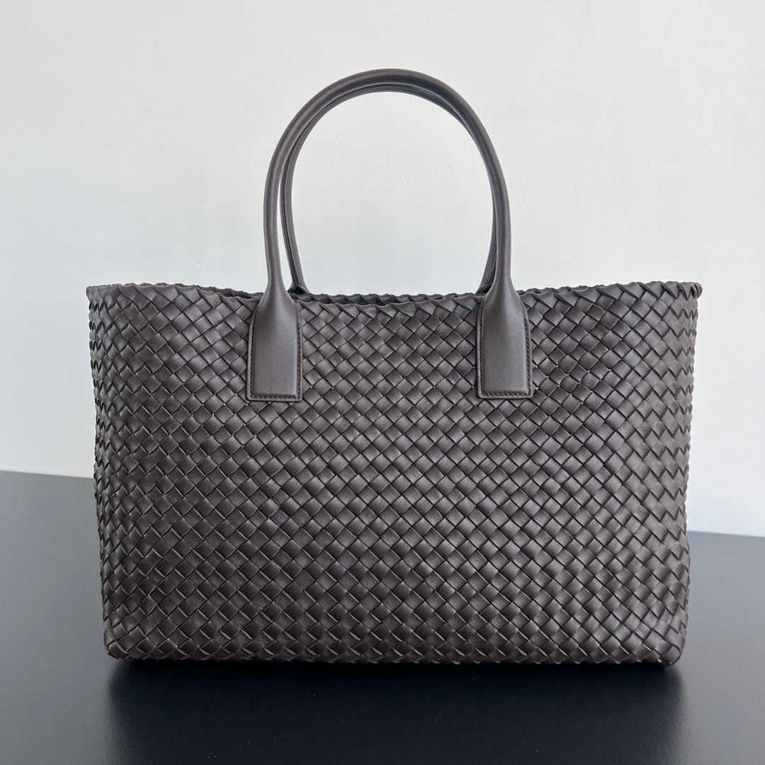 BOTTEGA VENETA LARGE CABAT 51 IN HICKORY BROWN LAMBSKIN