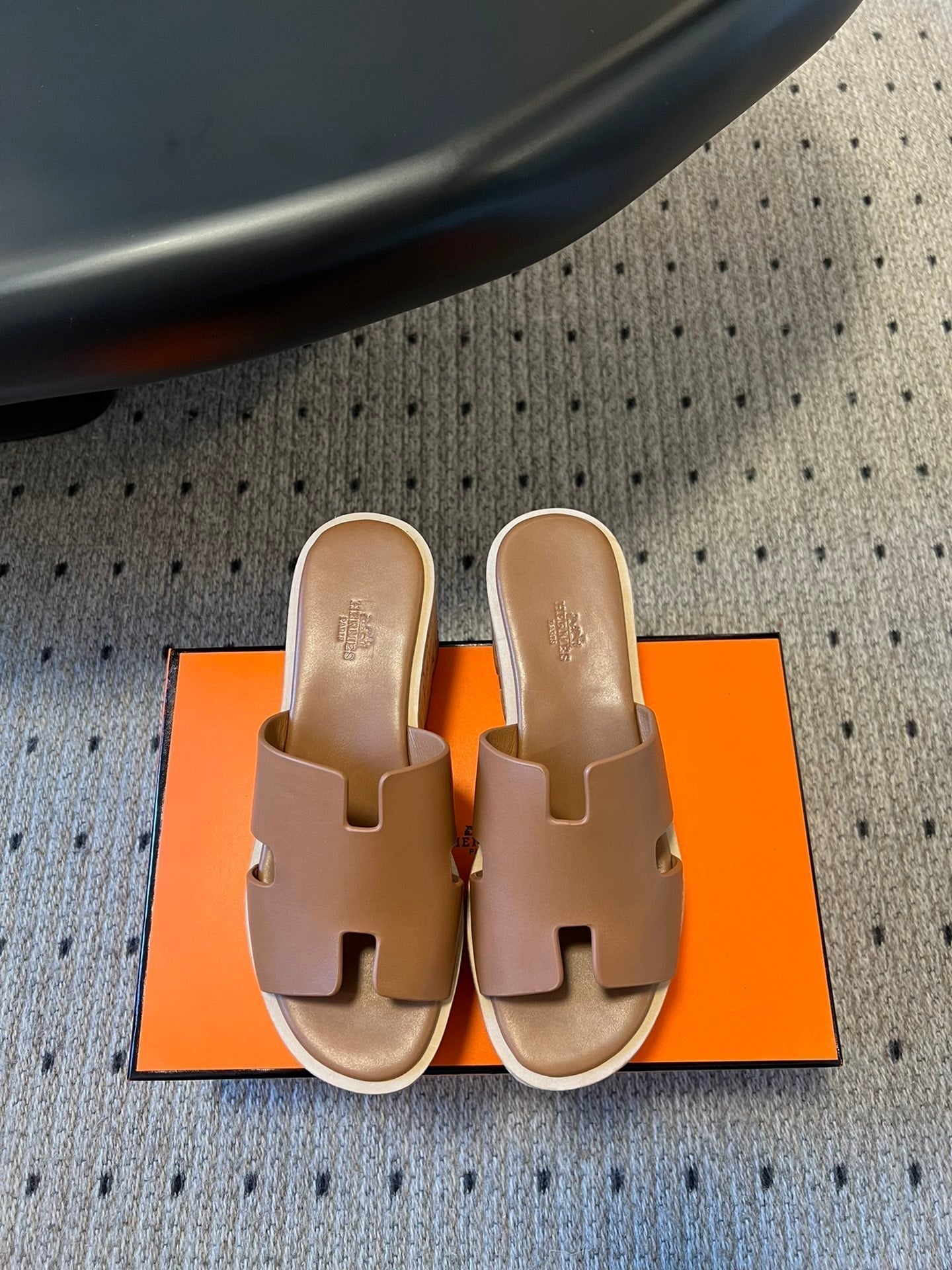 HERMES EZE SANDAL 85 MM IN BRONZE BROWN CALFSKIN