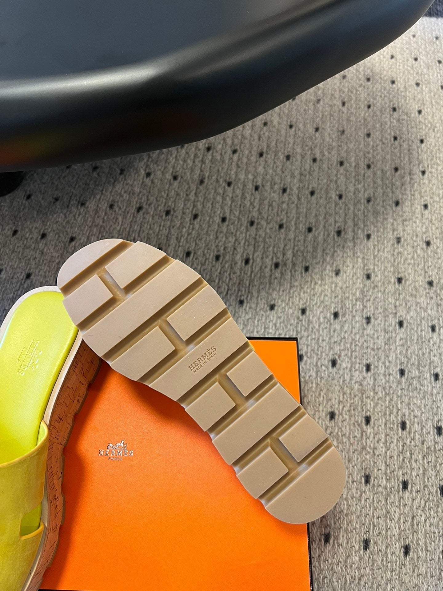HERMES EZE SANDAL 85 MM IN NEON YELLOW CALFSKIN