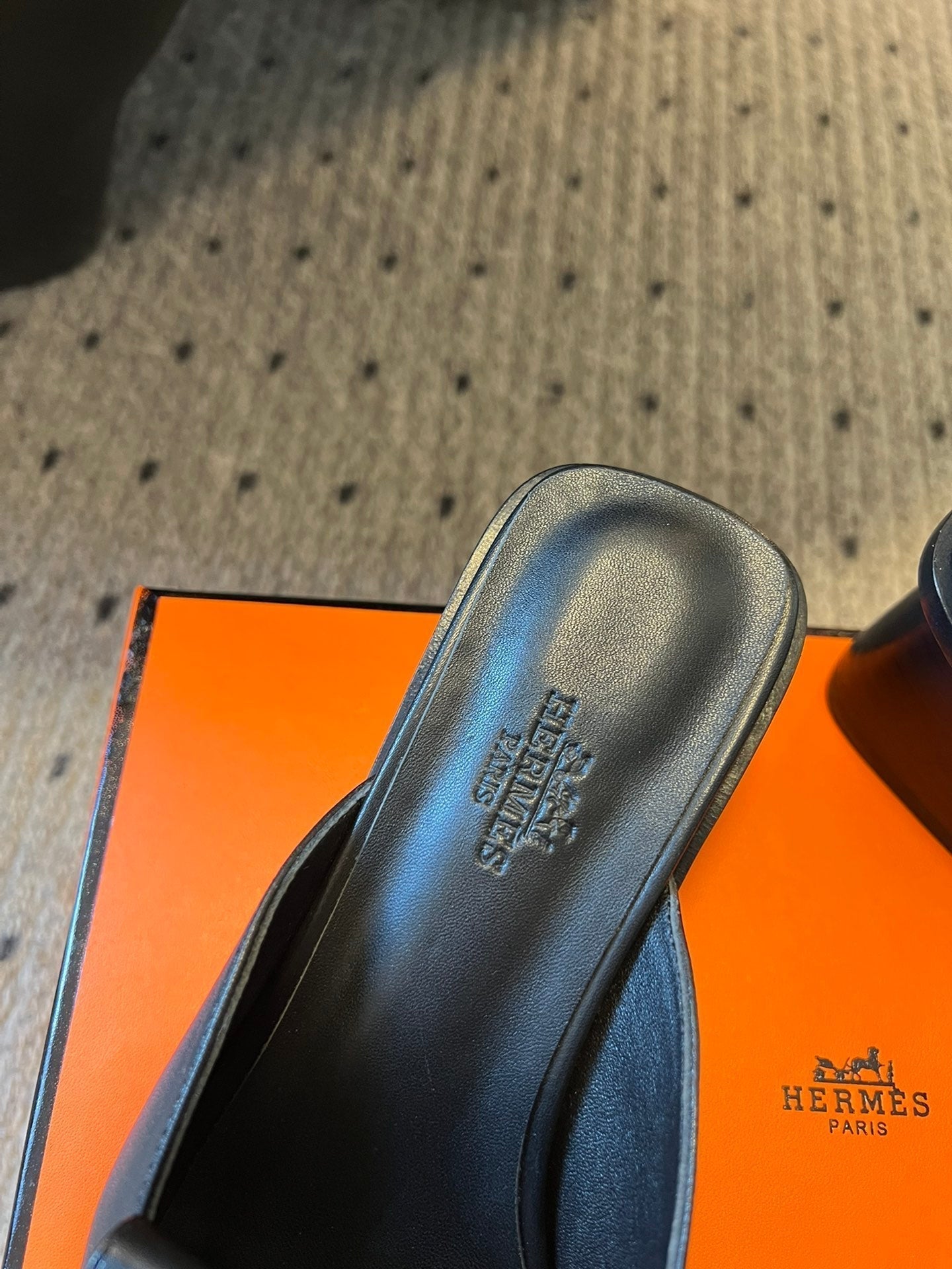 HERMES ILOT 55 MM SANDAL IN BLACK CALFSKIN
