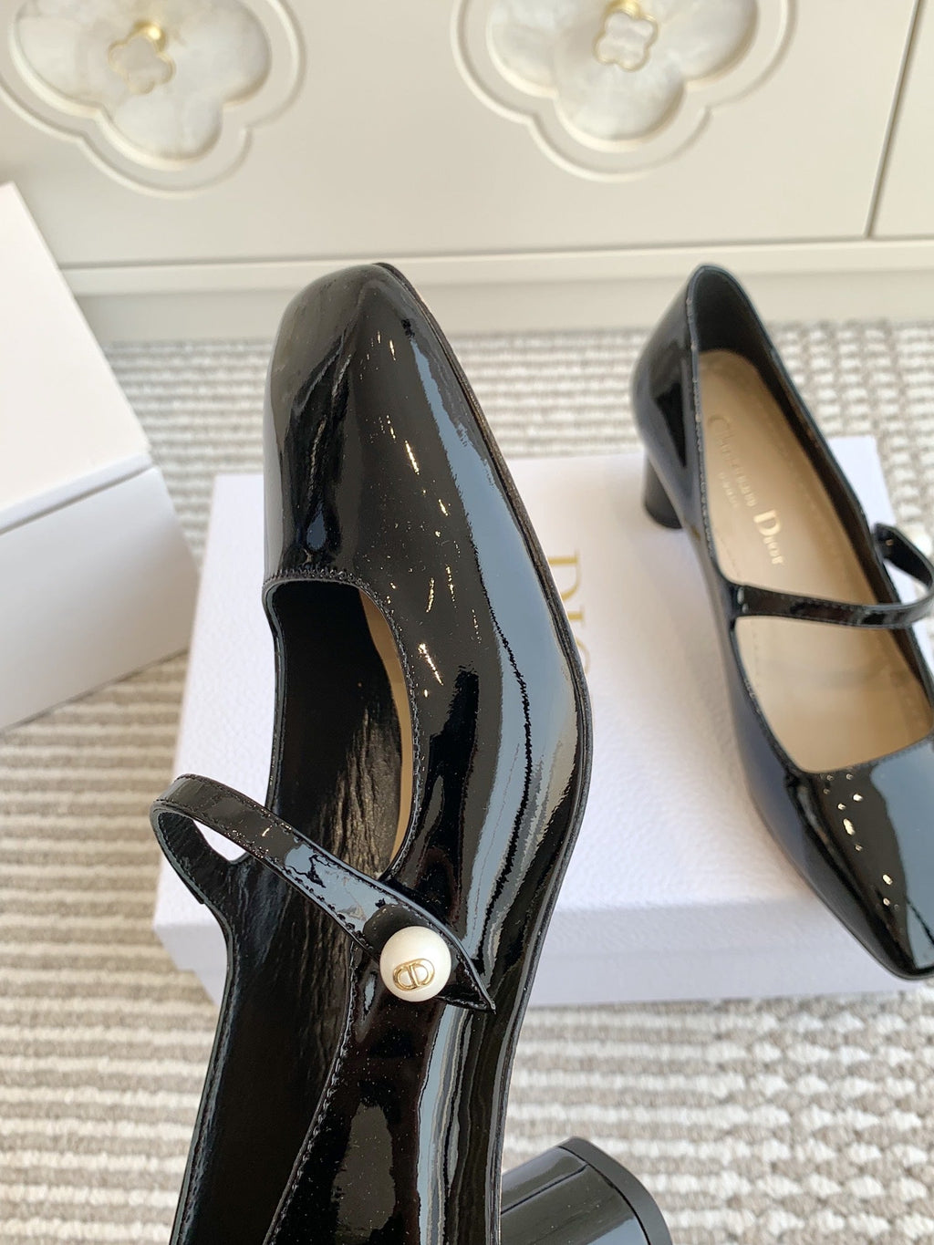 DIOR PEARL JOLIE MARY JANE PUMPS IN BLACK CALFSKIN