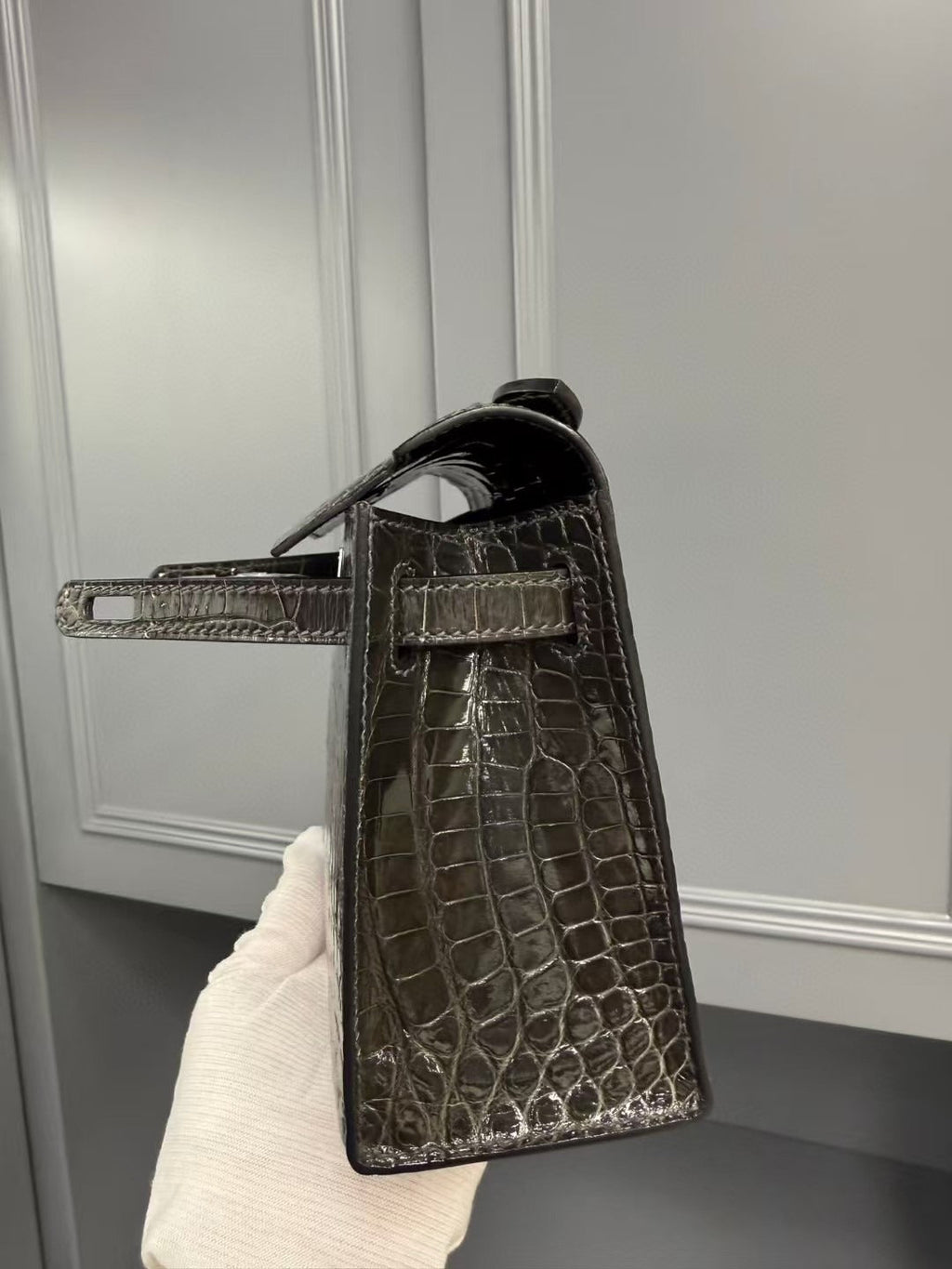 HERMES KELLY MINI 22 IN BROWN AMERICAN ALLIGATOR SILVER BUCKLE