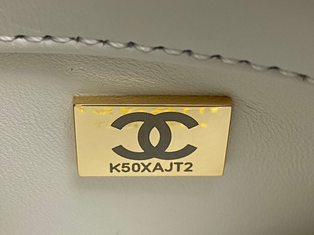 CHANEL TRENDY 20CM WHITE LAMBSKIN GOLD HARDWARE