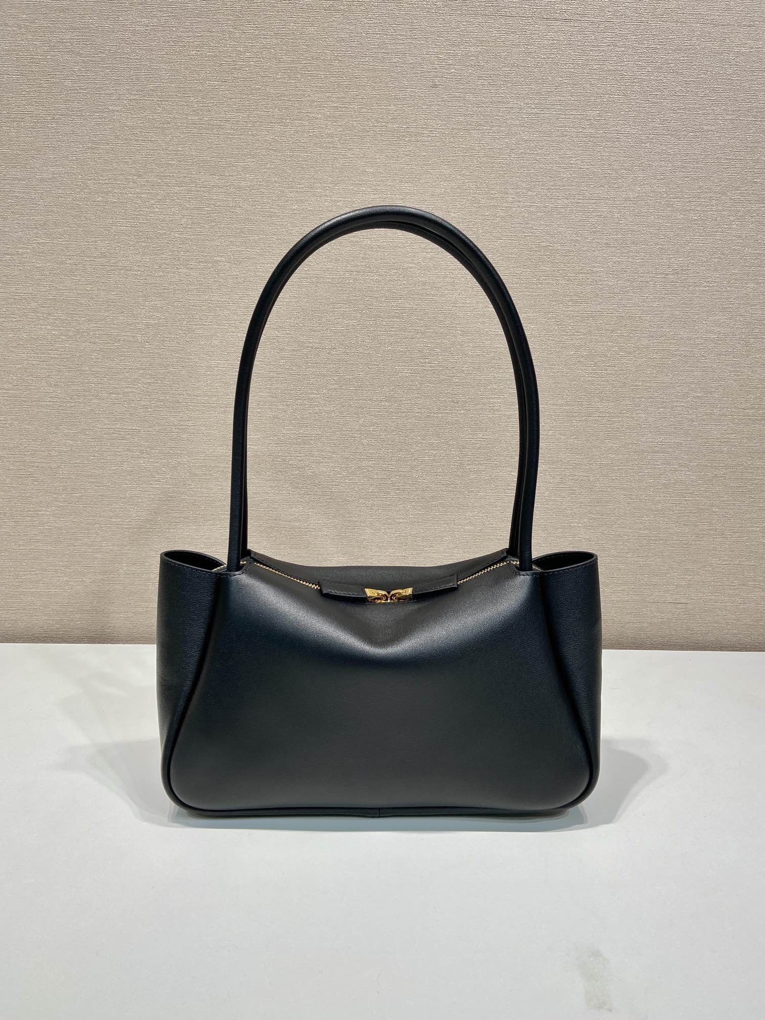 PRADA 28 LARGE BLACK CALFSKIN HANDBAG
