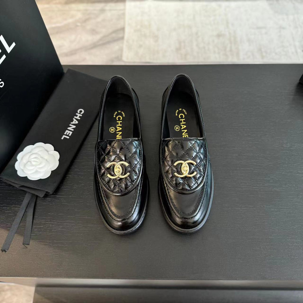 CHANEL MOASINS BLACK QUILTED LAMBSKIN GOLD HARDWARE