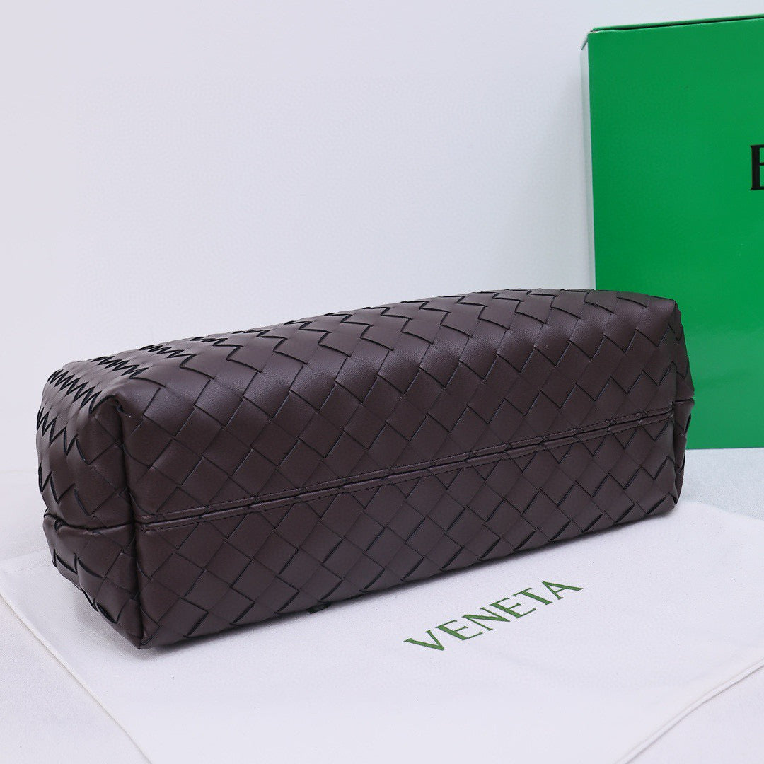 BOTTEGA VENETA MEDIUM ANDIAMO 32 BROWN LAMBSKIN GOLD HARDWARE