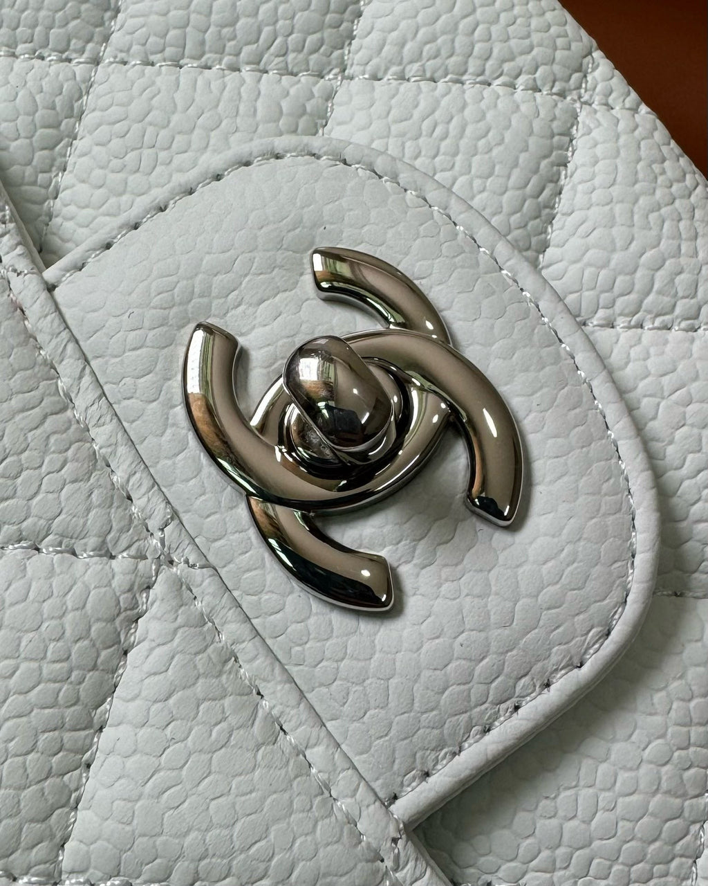 CHANEL FLAP BAG 25 IN WHITE CAVIAR LAMBSKIN SILVER HARDWARE
