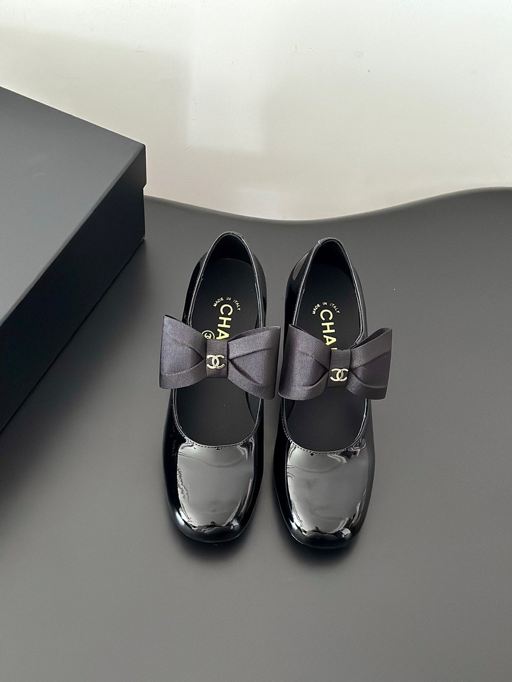 CHANEL MARY JANE PUMPS PATENT CALFSKIN GROSGRAIN BLACK