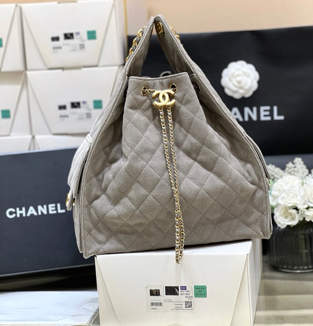 CHANEL 25 HANDBAG IN GRAY 40 SUEDE CALFSKIN GOLD HARDWARE