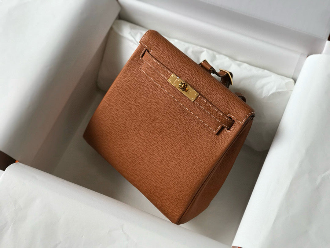 HERMES KELLY ADO 22 TOGO BACKPACK IN BROWN CALFSKIN GOLD HARDWARE