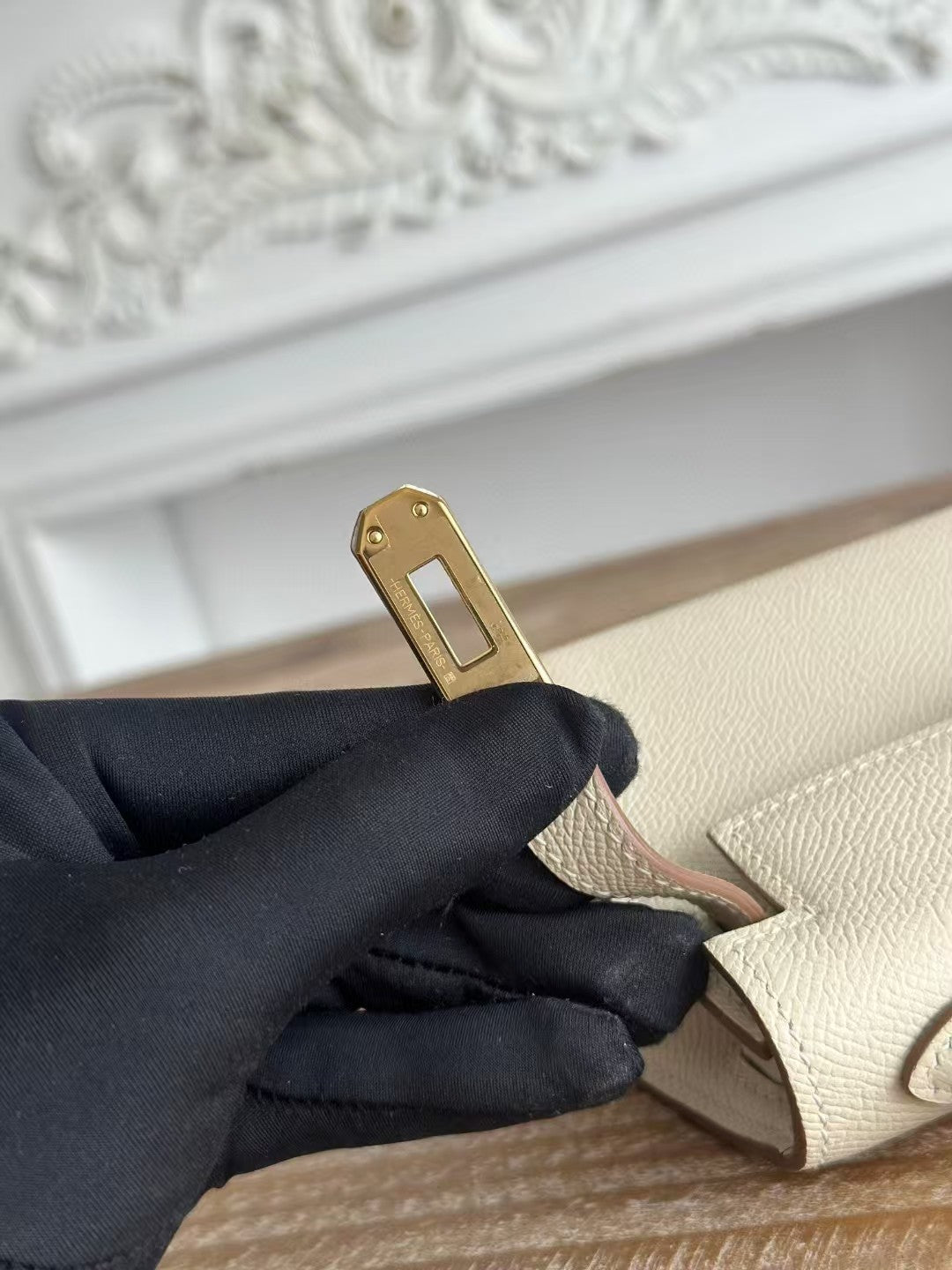 HERMES KELLY MINI 19 WHITE CALFSKIN GOLD HARDWARE