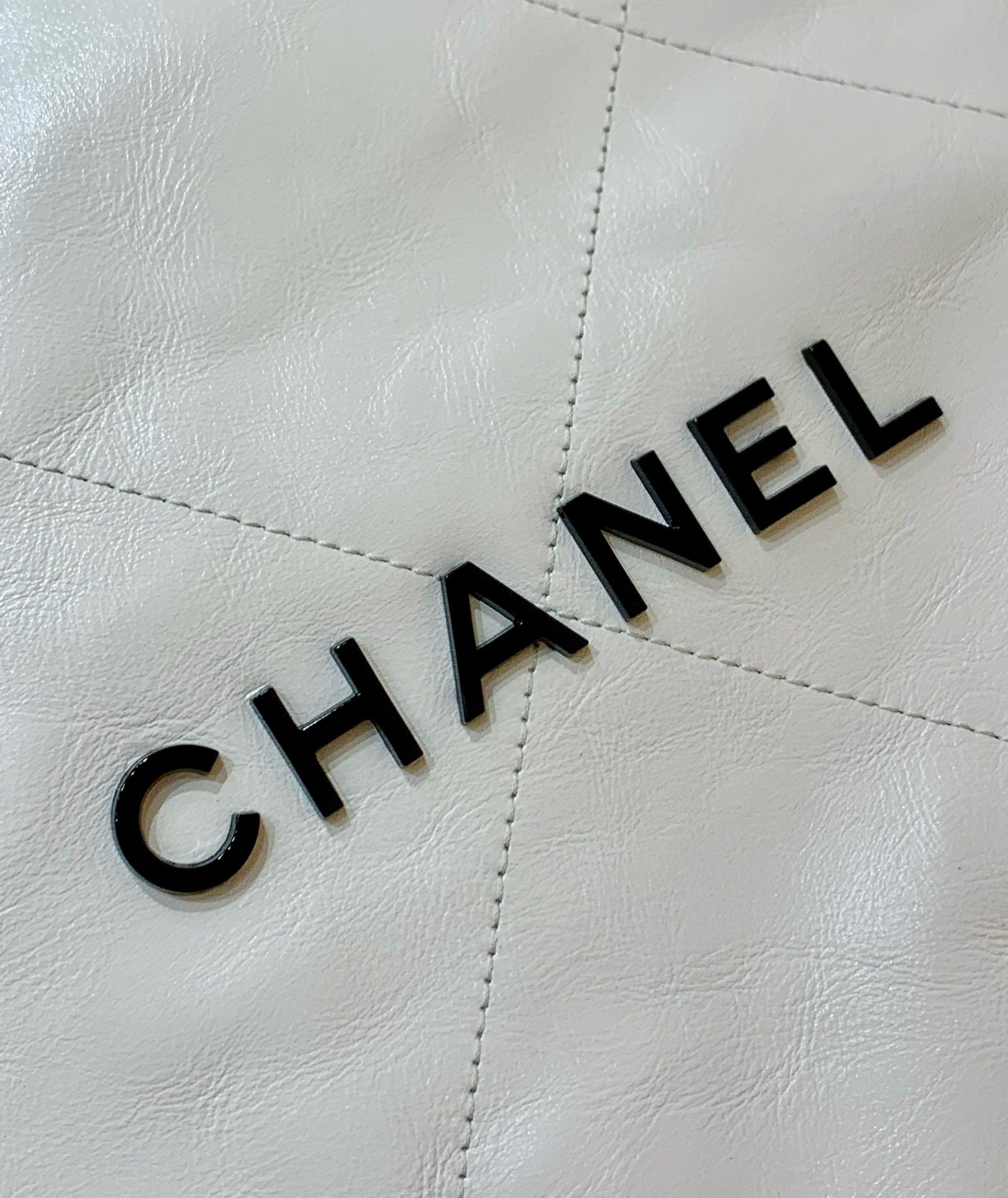 CHANEL HOBO BAG 37 WHITE  BLACK LAMBSKIN GOLD HARDWARE
