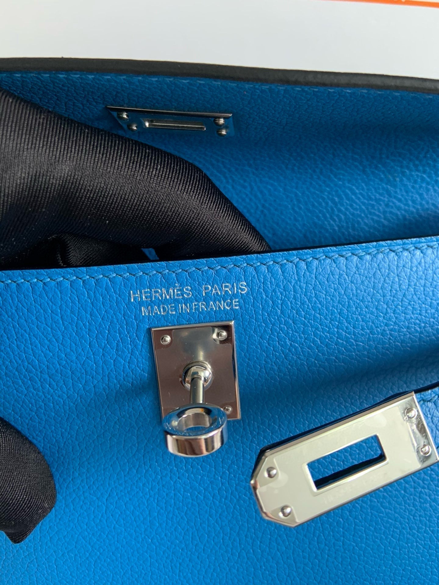 HERMES KELLY DANSE 22 EVERCOLOR BLUE IN CALFSKIN SLIVER HARDWARE