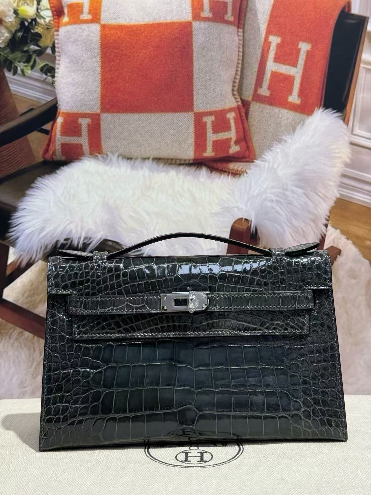 HERMES KELLY MINI 22 IN BLACK AMERICAN ALLIGATOR SILVER BUCKLE