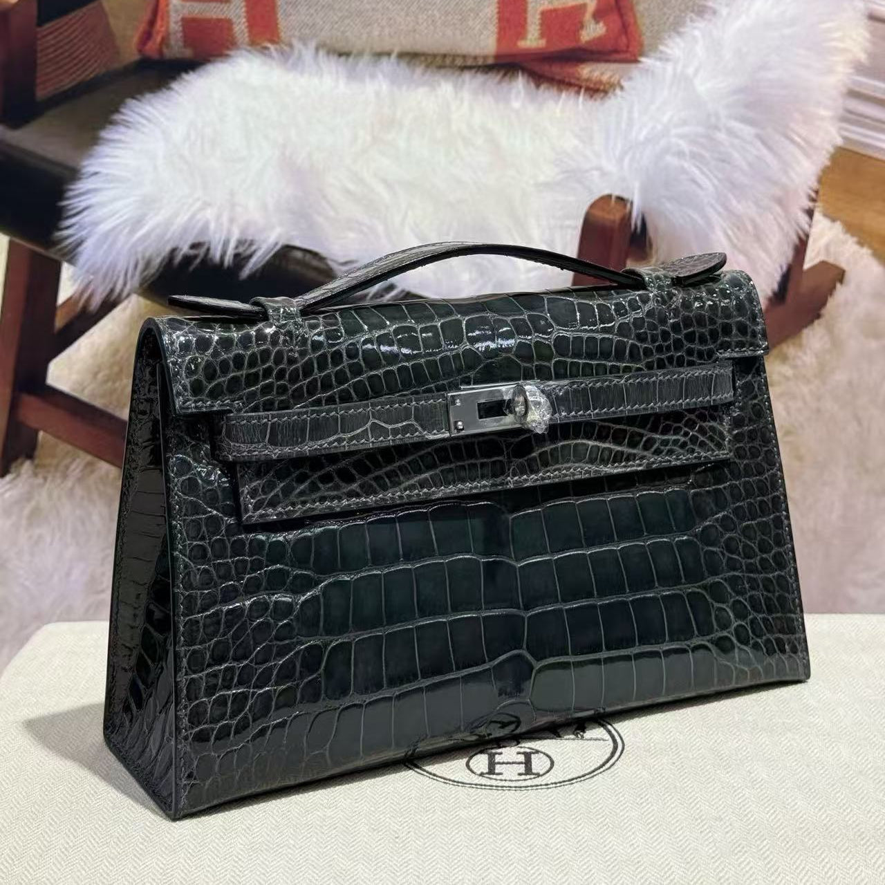 HERMES KELLY MINI 22 IN BLACK AMERICAN ALLIGATOR SILVER BUCKLE