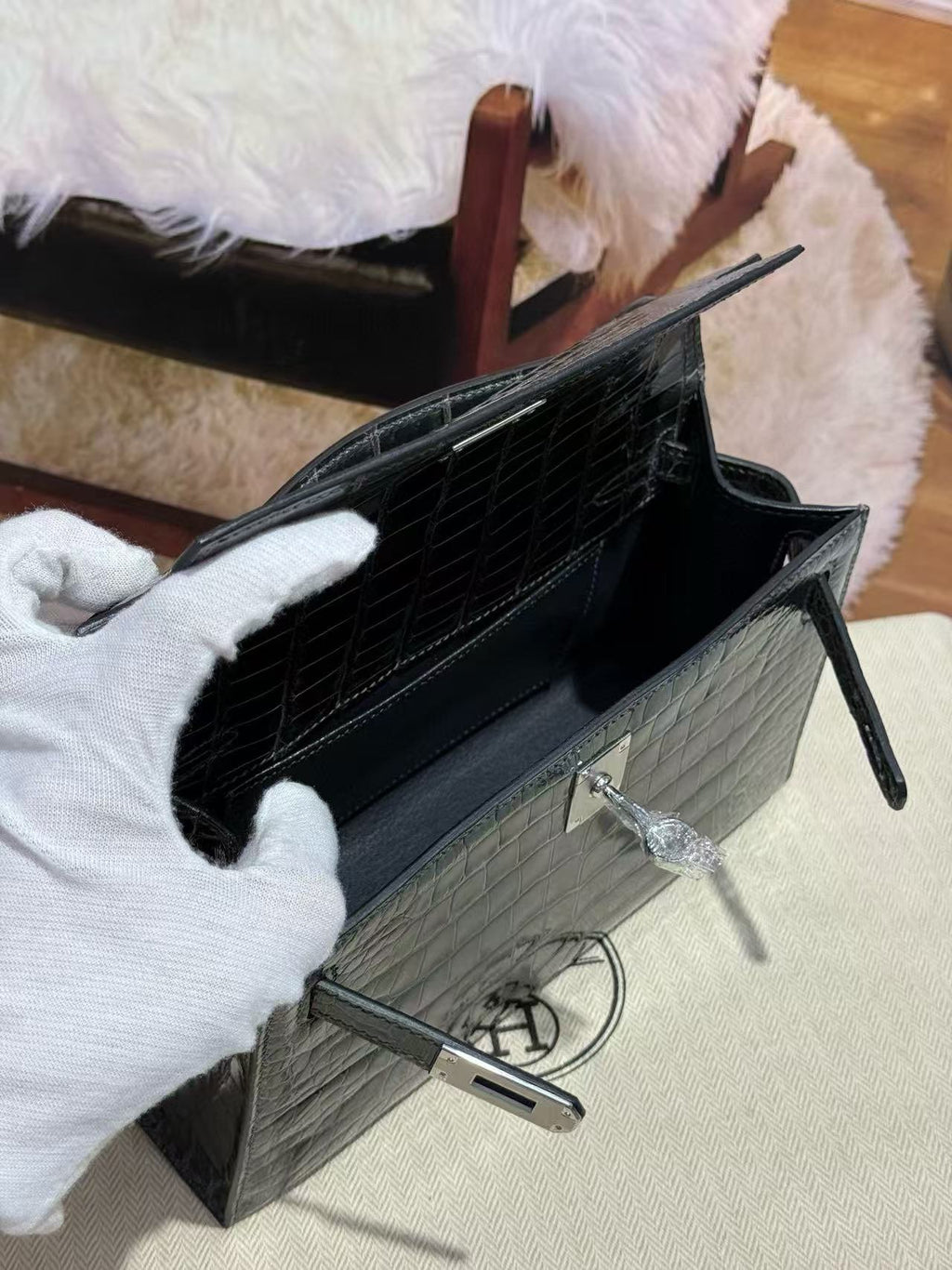HERMES KELLY MINI 22 IN BLACK AMERICAN ALLIGATOR SILVER BUCKLE
