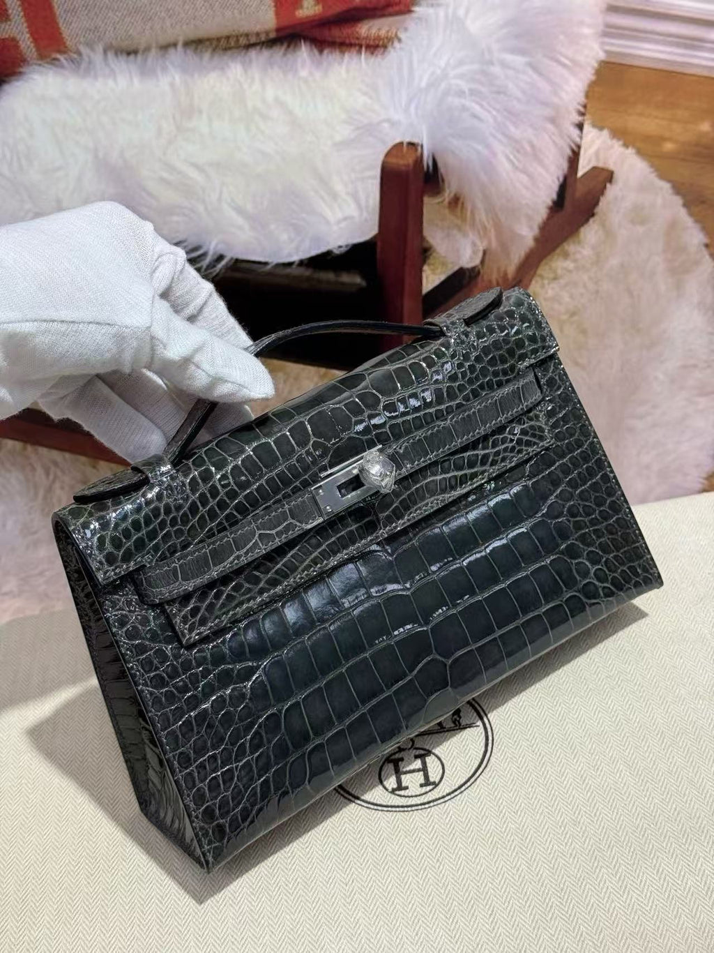 HERMES KELLY MINI 22 IN BLACK AMERICAN ALLIGATOR SILVER BUCKLE