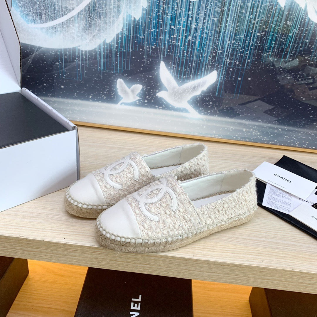 CHANEL ESPADRILLES FLAT SHOES IN BEIGE TWEED AND LEATHER