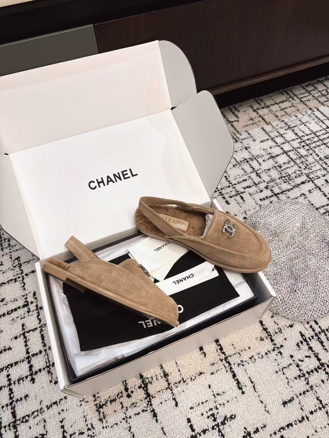 CHANEL SLINGBACK LOAFER IN DARK BEIGE SUEDE AND SHEARLING
