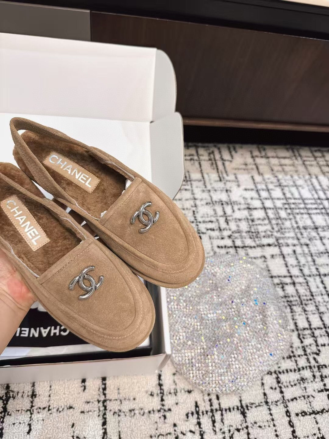 CHANEL SLINGBACK LOAFER IN DARK BEIGE SUEDE AND SHEARLING