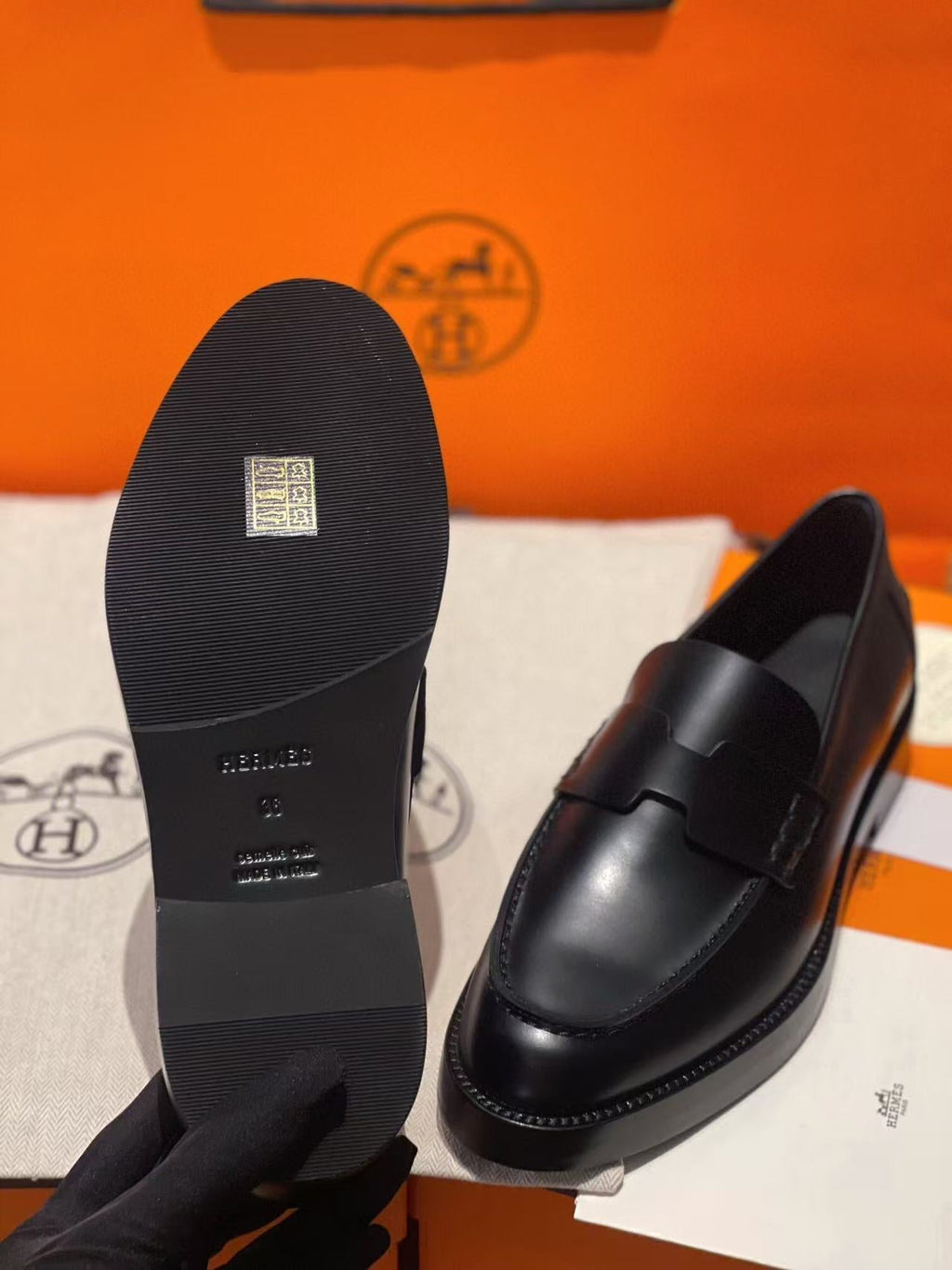 HERMES PARIS LOAFERS IN BLACK CALFSKIN WITH CLASSIC PENNY STRAP DESIGN