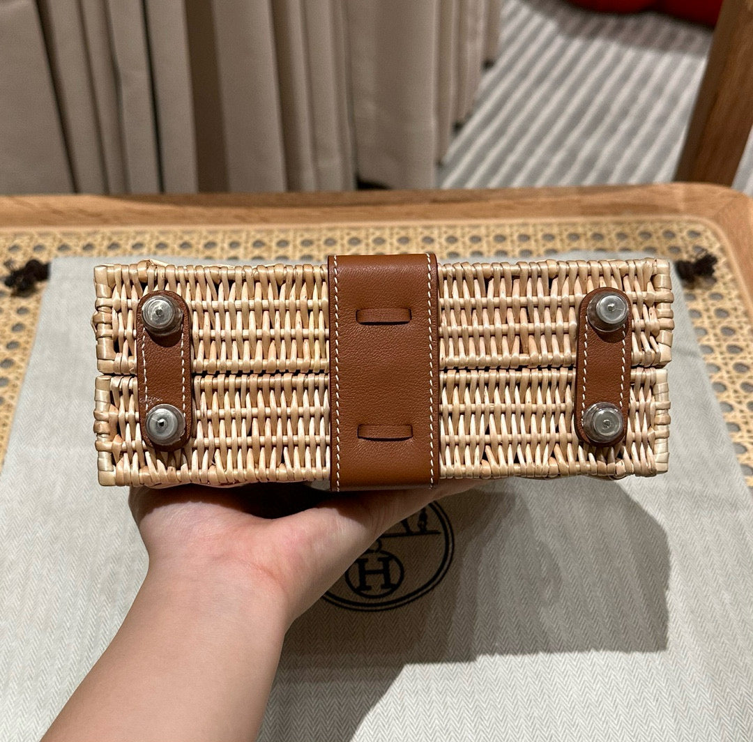 HERMES KELLY PICNIC HANDBAG IN BROWN & NATURAL LEATHER AND WICKER SILVER HARDWARE