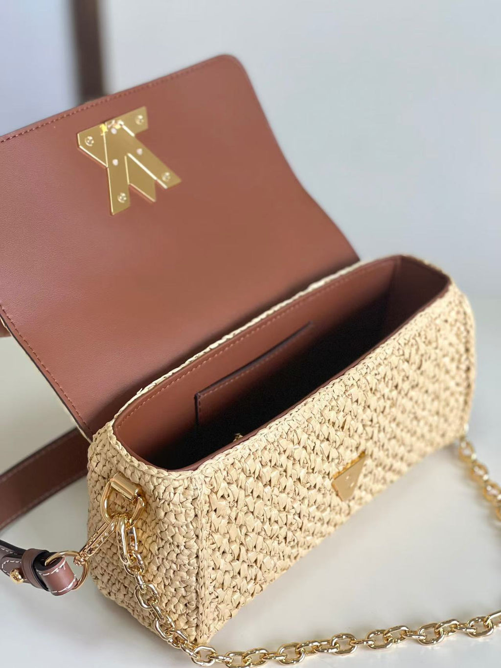 LOUIS VUITTON LV SHOULDER BAG 24 IN BEIGE WOVEN RAFFIA GOLD HARDWARE